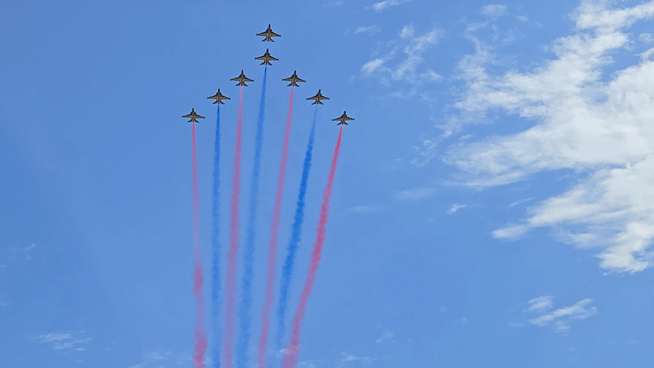  공군 특수비행팀 블랙이글스가 17일 서울공항에서 비행하고 있다. [사진=최란 기자]