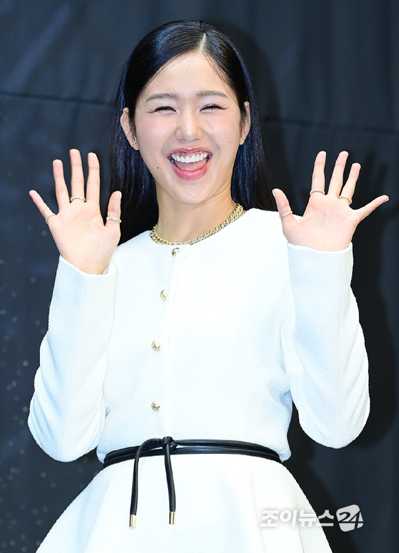 오마이걸 미미가 30일 오후 서울 마포구 상암동 스탠포드호텔에서 열린 MBN K-베이커리 서바이벌 '천하제빵' 제작발표회에 참석하고 있다. [사진=정소희 기자]