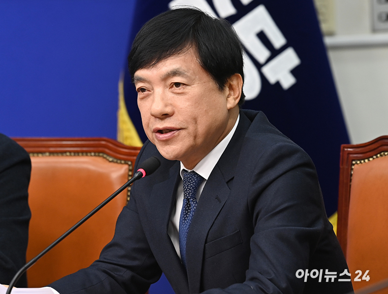 이성윤 더불어민주당 신임 최고위원이 올해 1월 12일 서울 여의도 국회에서 열린 최고위원회의에서 발언하고 있다. [사진=곽영래 기자]
