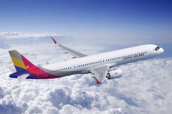 아시아나항공이 오사카행 심야 노선에서 운항하는 'A321-NEO' 기종. [사진=하나투어]