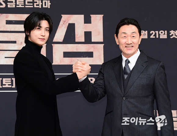 배우 이해영-박형식-허준호가 21일 오후 서울 양천구 목동 SBS에서 열린 SBS 새 금토드라마 '보물섬' 제작발표회에 참석 하고 있다. [사진=정소희 기자]