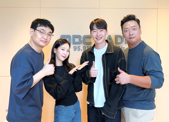 박소영, 문경찬이  MBC 표준FM '박준형, 박영진의 2시 만세'에 동반출연했다. [사진=MBC ]