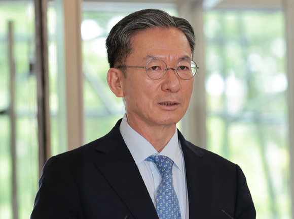 조국혁신당 김선민 당 대표 권한대행(가운데)이 지난달 23일 국회에서 열린 최고위원회의에서 발언하고 있다. 2025.6.23 [사진=연합뉴스]