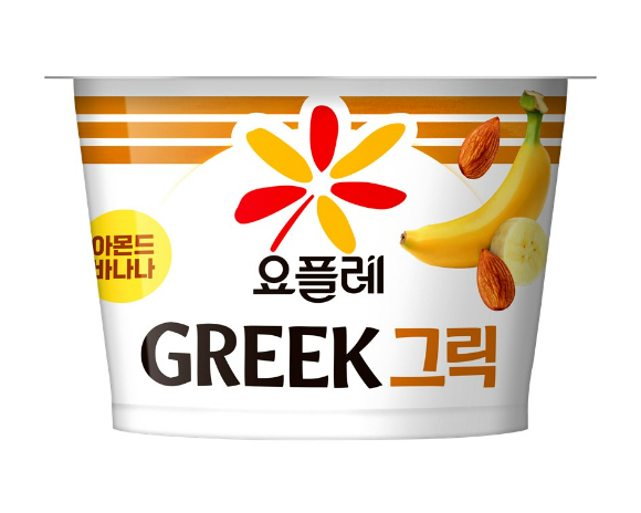 고단백 그릭요거트 신제품 '요플레 그릭 아몬드바나나'. [사진=빙그레]