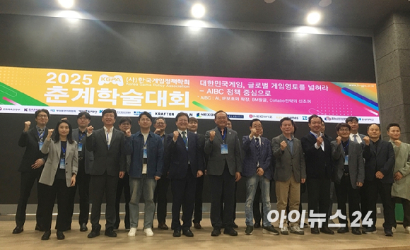 더불어민주당 게임특별위원회 위원장을 맡고 있는 강유정 의원의 '게임특화' 이도경 보좌관. [사진=문영수 기자]