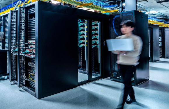 해킹·구조조정에 흔들려도…데이터센터에 웃은 이통3사