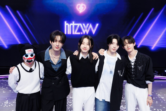 하츠웨이브 단체 이미지 [사진=Mnet]