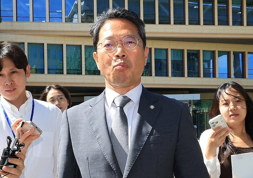 김승원 법무부 장관 후보자가 지난 19일 사퇴 기자회견을 마치고 국회 소통관을 나서고 있다. 2026.9.19 [사진=연합뉴스]