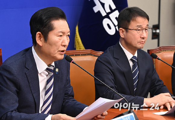 정청래 더불어민주당 대표가 2일 서울 여의도 국회에서 열린 최고위원회의에서 발언하고 있다. [사진=곽영래 기자]