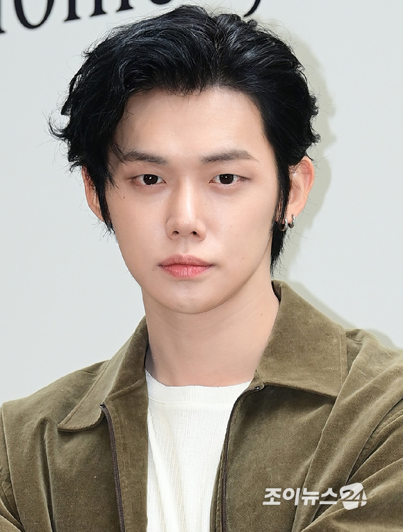 [포토] 투바투 연준, 심쿵 아이컨텍