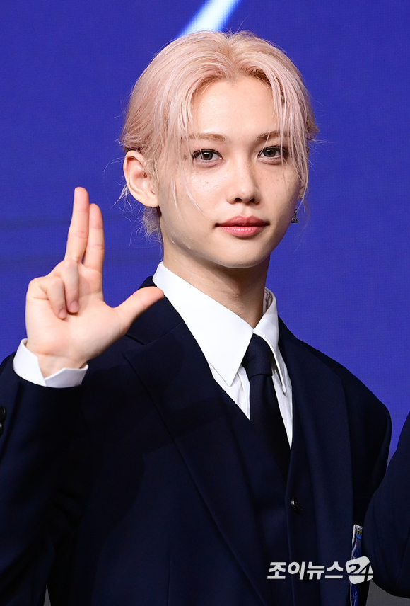 그룹 스트레이키즈 필릭스가&nbsp;22일 오전 서울 영등포구 여의도 콘래드호텔에서 열린&nbsp;스트레이키즈(Stray Kids) 정규 4집 '카르마' 발매 기념 기자간담회에서 포즈를 취하고 있다. [사진=정소희 기자]