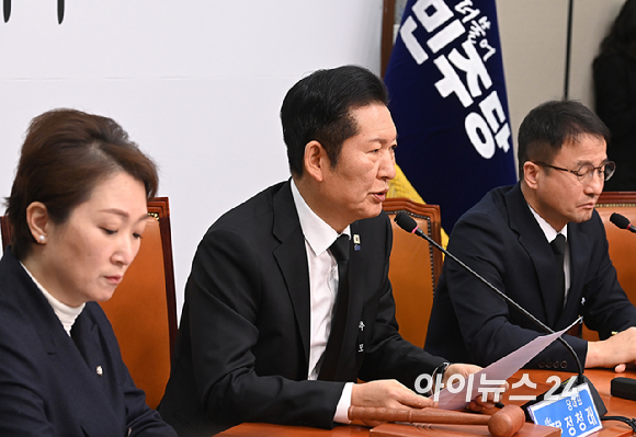 정청래 더불어민주당 대표가 26일 서울 여의도 국회에서 열린 최고위원회의에서 발언하고 있다. [사진=곽영래 기자]