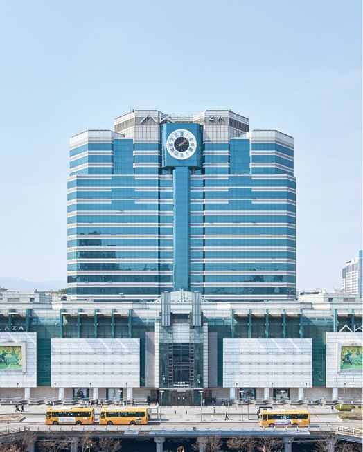 NH올원리츠가 18일 코스피에 상장했다. 사진은 NH올원리츠의 보유 자산인 분당스퀘어. [사진=NH올원리츠]