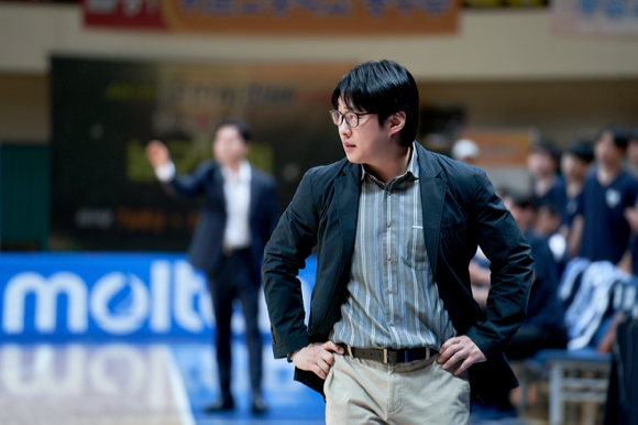 배우 안재홍이 영화 '리바운드'(감독 장항준) 인터뷰에 앞서 포즈를 취하고 있다. [사진=바른손이앤에이]