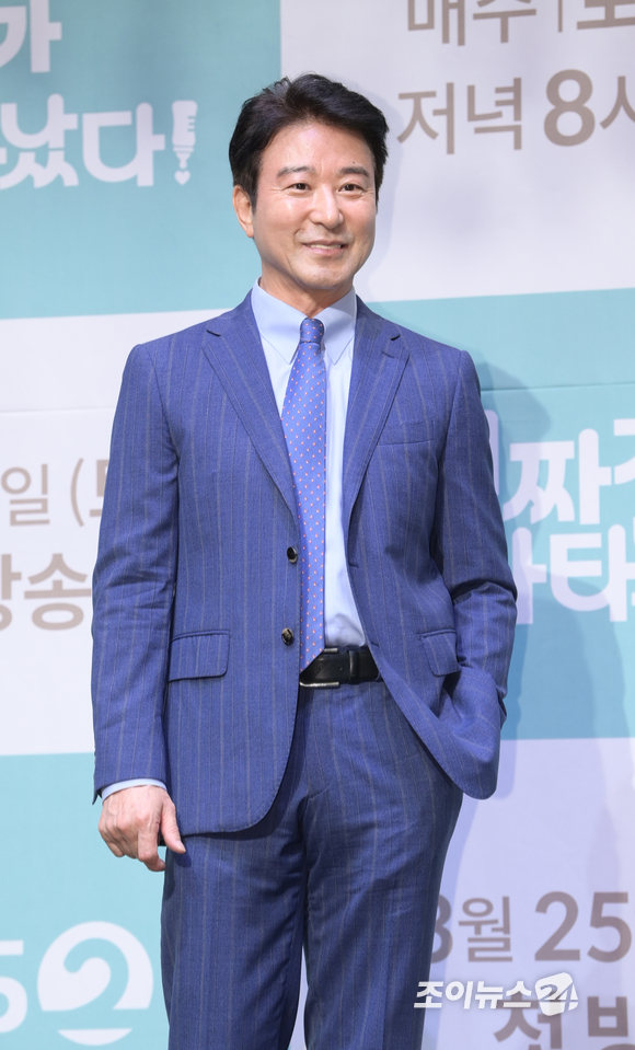 배우 홍요섭이 22일 오후 서울 구로구 라마다서울신도림호텔에서 열린 KBS2 새 주말드라마 '진짜가 나타났다!' 제작발표회에 참석하고 있다. [사진=정소희 기자]