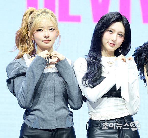 그룹 아이브가 23일 오후 서울 광진구 광장동 예스24라이브홀에서 열린 아이브(IVE) 정규 2집 '리바이브 플러스'(REVIVE+) 발매 기념 쇼케이스에 참석하고 있다. [사진=정소희 기자]