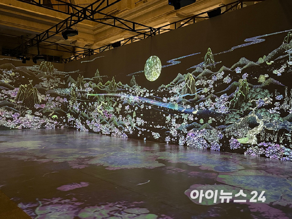융복합예술 기획전시 '우리들의 낙원(Our Enchanting Paradise)'이 문화체육관광부 주최, 한국공예·디자인문화진흥원 주관으로 13일 서울 용산구 문화역서울284(옛 서울역사)에서 개막했다. [사진=문화역서울284]