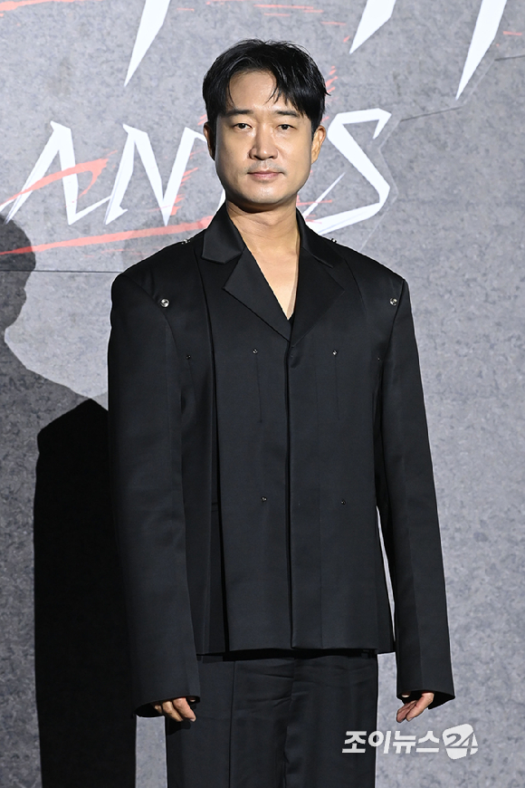 배우 조우진이 25일 오후 서울 광진구 자양동 롯데시네마 건대입구점에서 열린 넷플릭스 영화 '사마귀'(감독 이태성) 제작보고회에 참석해 포즈를 취하고 있다. [사진=문수지 기자]