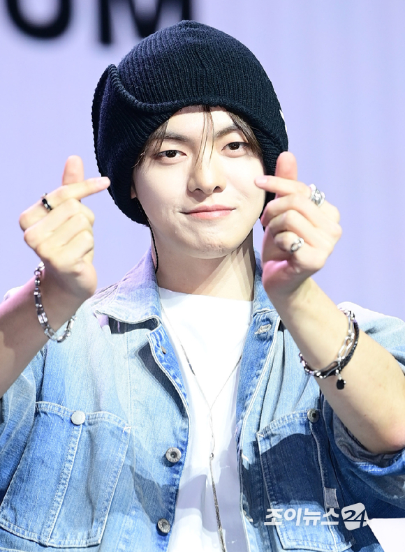 그룹 알파드라이브원 리오가 12일 오후 서울 용산구 블루스퀘어 SOL트래블홀에서 열린 알파드라이브원(ALPHA DRIVE ONE) 첫 번째 데뷔 미니 1집 'EUPHORIA'(유포리아) 발매 기념 쇼케이스에 참석하고 있다. [사진=정소희 기자]