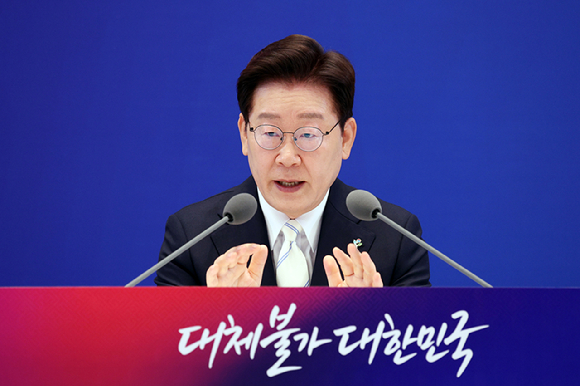 이재명 대통령이 8일 청와대 영빈관에서 열린 취임 1주년 기자회견에서 발언하고 있다. 2026.6.8 [사진=연합뉴스]