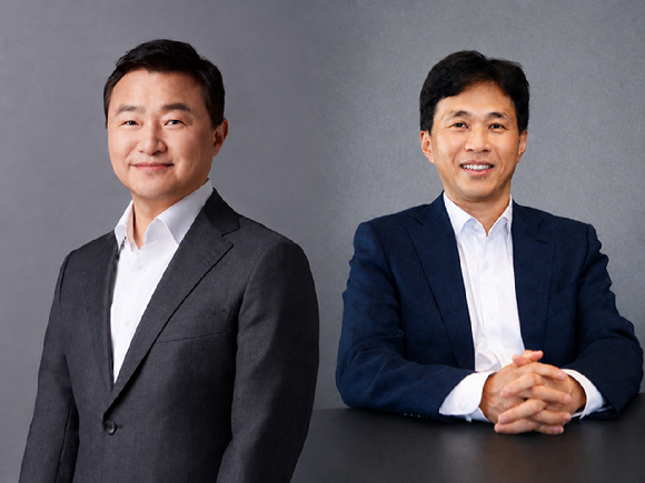 왼쪽부터 노태문 삼성전자 완제품(DX)부문장(사장), 곽노정 SK하이닉스 대표이사 사장. [사진=각 사]