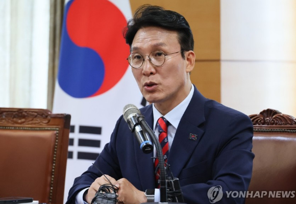 김민석 국무총리 후보자가 13일 서울 종로구 통의동 금융감독연수원에 마련된 청문회 준비단 사무실에서 열린 밥상 물가 안정을 위한 경청 간담회에서 발언하고 있다. [사진=연합뉴스]