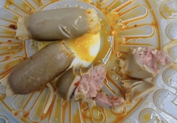 물로 한번 헹구고 다시 찍은 비엔나 사진. [사진=온라인 커뮤니티]