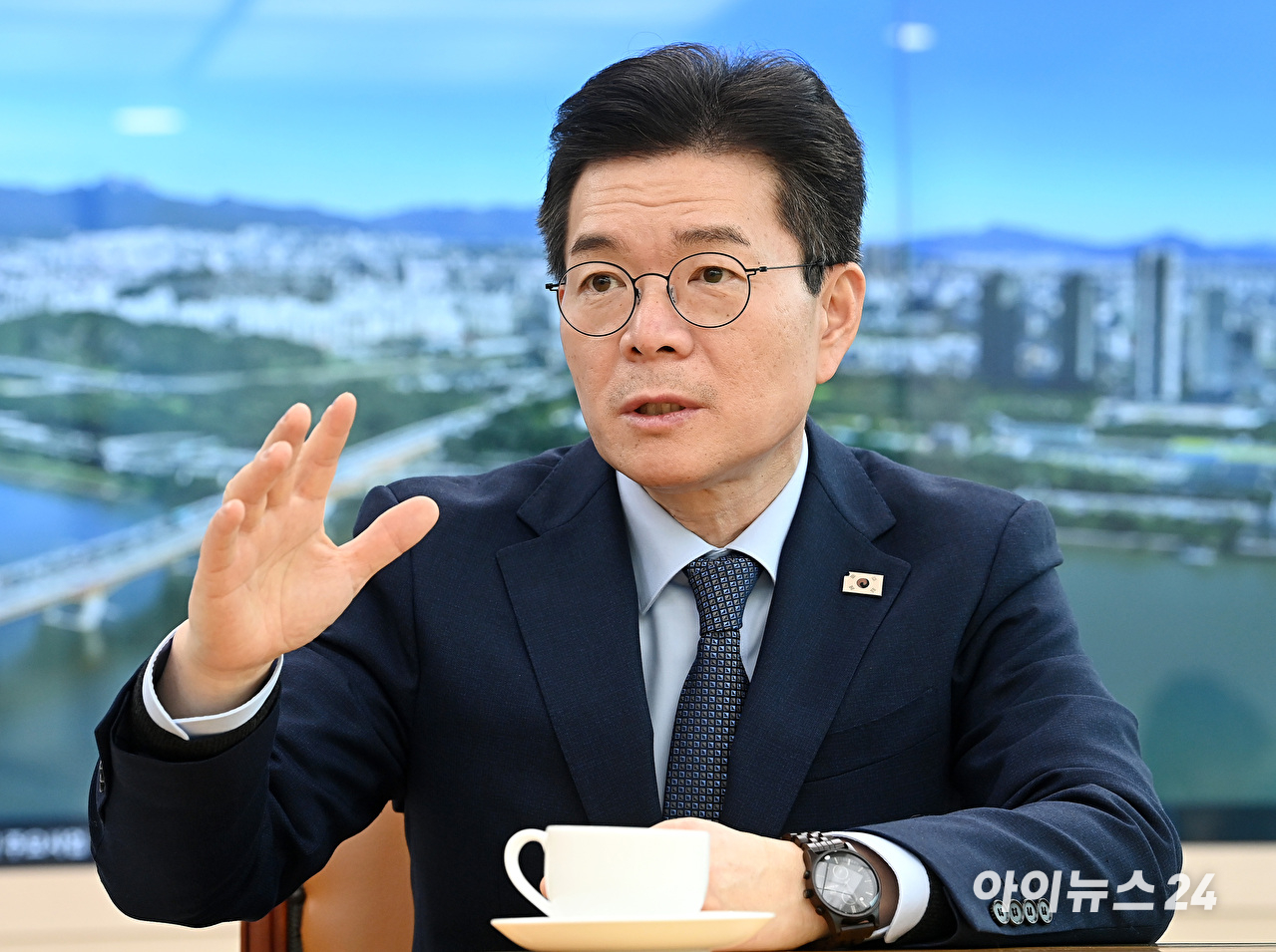 정원오 성동구청장이 26일 서울 성동구 성동구청에서 아이뉴스24와 인터뷰를 하고 있다. [사진=곽영래 기자]