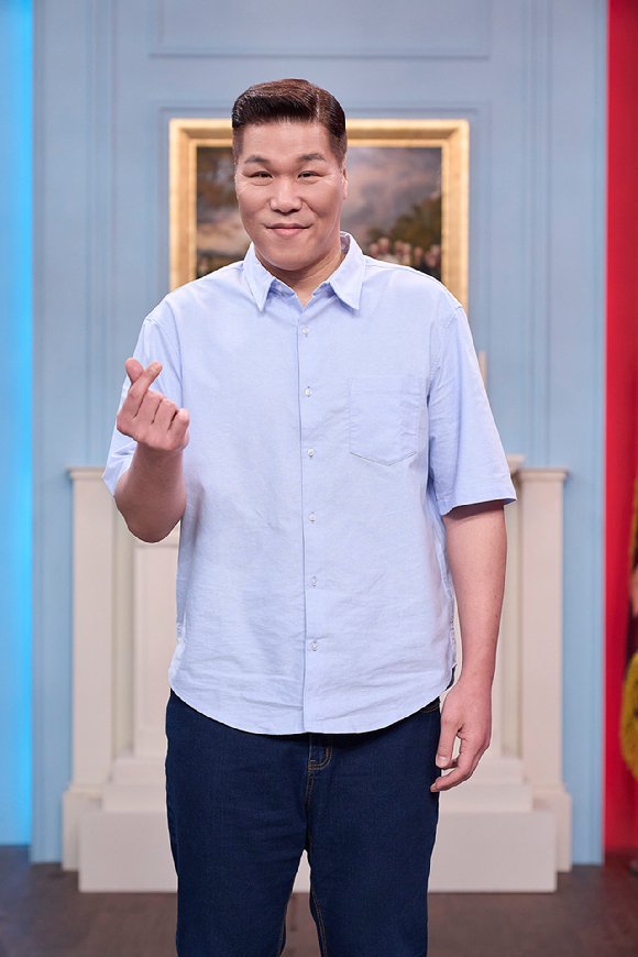 서장훈, 이효리, 김희철이 JTBC 예능 '연애전쟁' 제작발표회에서 포즈를 취하고 있다. [사진=JTBC]