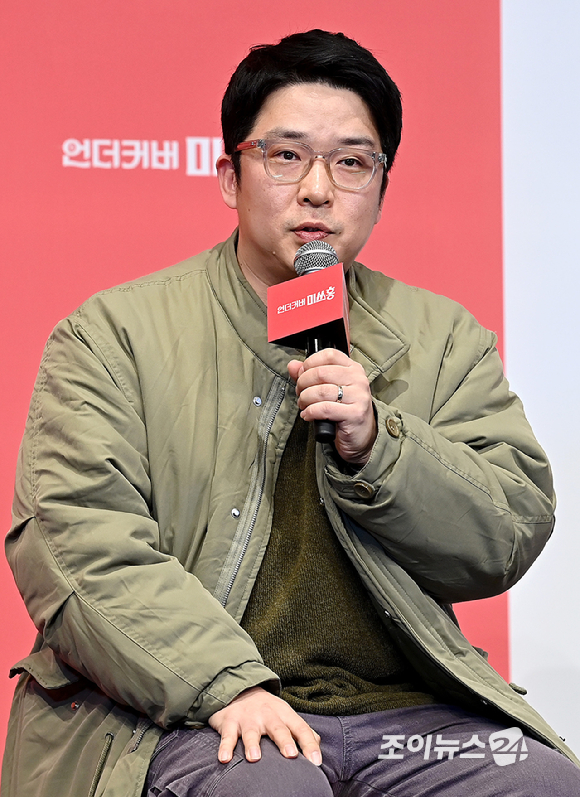 배우 박신혜가 12일 오후 서울 구로구 신도림 더링크 호텔에서 열린 tvN 새 토일드라마 '언더커버 미쓰홍' 제작발표회에서 포즈를 취하고 있다. [사진=곽영래 기자]