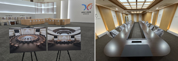 2025 APEC 정상 회의장에 설치를 앞두고 현장에 반입된 안동 산불 피해목 가구류와 우리정상 양자회담 테이블에 배치가 완료된 프리미엄 가구. [사진=코아스]