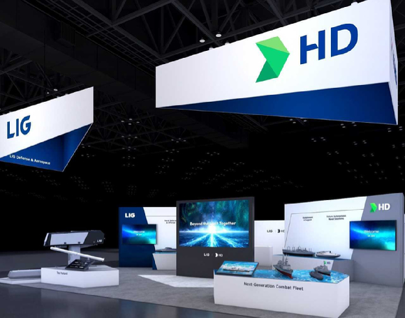 HD현대중공업이 현지시간 19일부터 나흘간 미국 워싱턴D.C에서 열리는 &lsquo;해양항공우주 전시회(SAS 2026)&rsquo;에 참가해 LIG D&A와 공동으로 꾸린 전시관의 조감도 [사진=HD현대중공업]