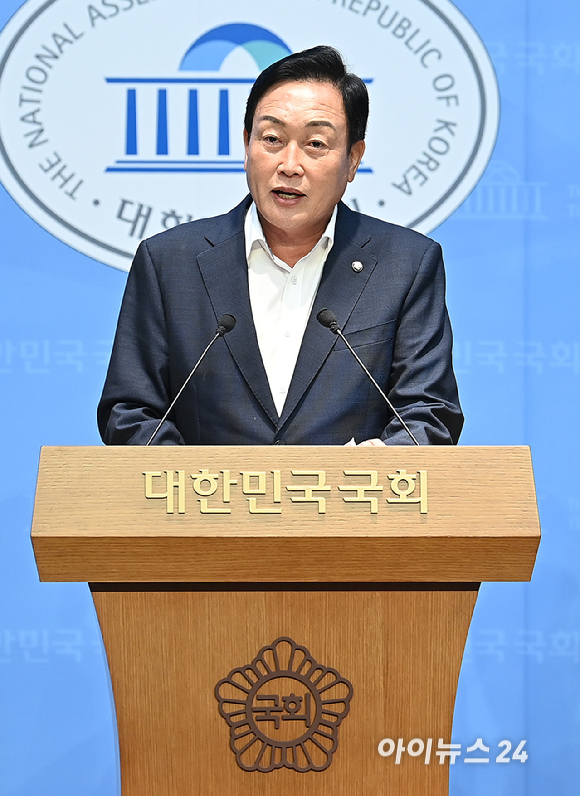 김선교 국민의힘 의원이 7일 오전 서울 여의도 국회에서 특별검사의 출국금지 관련 기자회견을 하고 있다.김건희 여사의 각종 의혹을 수사하는 민중기 특별검사(김건희 특검)가 경기 양평군수 출신의 김선교 국민의힘 의원을 출국금지 조치한 것으로 알려졌다. [사진=곽영래 기자]