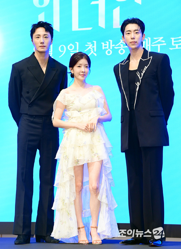 배우 정일우-정인선-윤현민이 6일 오후 서울 신도림 더세인트 그랜드 볼룸에서 열린 KBS2 새 주말드라마 '화려한 날들' 제작발표회에 참석하고 있다. [사진=정소희 기자]