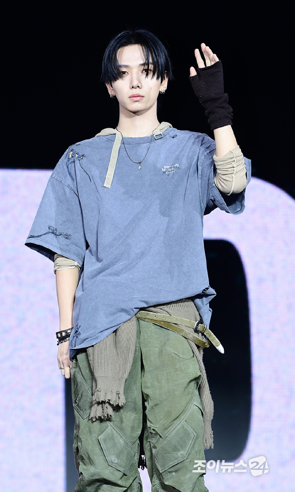 그룹 보이넥스트도어 명재현이 20일 오후 서울 강서구 KBS아레나에서 열린 보이넥스트도어(BOYNEXTDOOR) 새 앨범 '디 액션'(The Action) 쇼케이스에 참석하고 있다. [사진=정소희 기자]