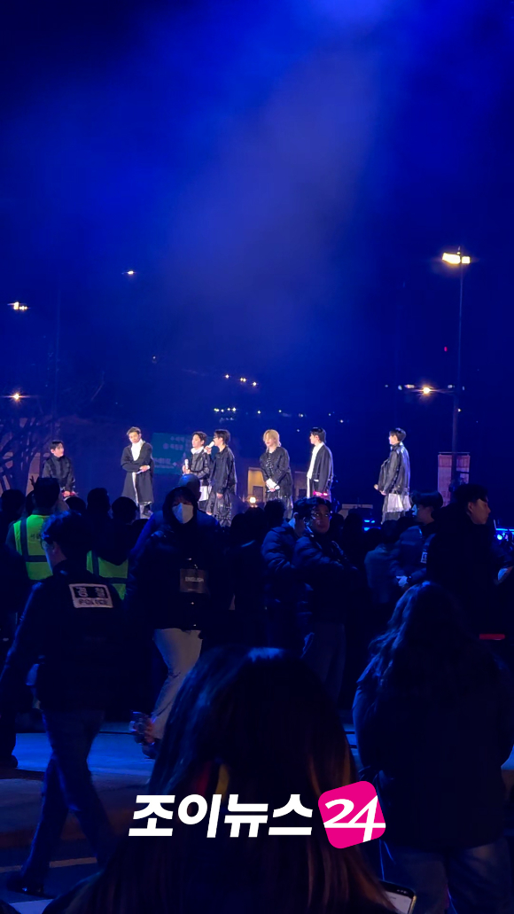 그룹 방탄소년단(BTS)이 지난 21일 오후 서울 광화문 광장에서 열린 정규 5집 '아리랑(ARIRANG)' 앨범 발매 기념 컴백 공연에서 소감을 말하고 있다. [사진=정지원 기자]