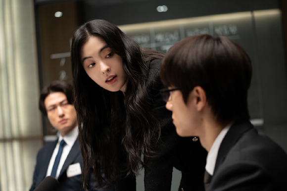 배우 김재원, 조이현이 영화 '최종면접'에서 연기 호흡을 맞추고 있다. [사진=NEW]