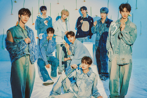 유나이트 단체 콘셉트 포토 [사진=브랜뉴뮤직]
