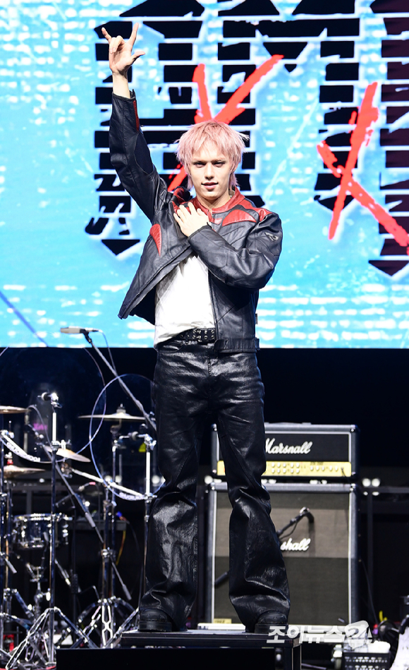 밴드 에이엠피 크루가 21일 오후 서울 서대문구 예스24 원더로크홀에서 열린 AxMxP(에이엠피) 첫 번째 미니앨범 'Amplify My Way'(앰플리파이 마이 웨이) 프레스 쇼케이스에 참석하고 있다. [사진=정소희 기자]