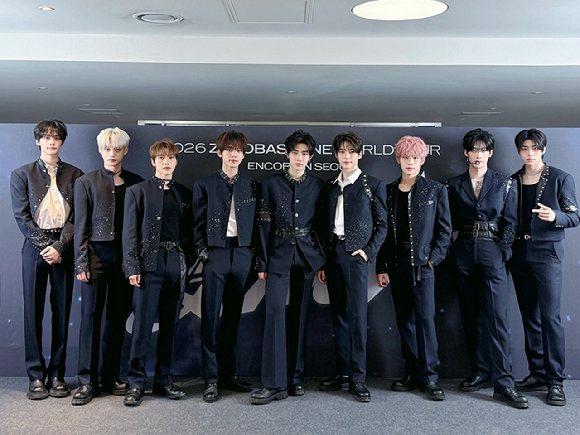 제로베이스원이 앙코르 콘서트 '2026 ZEROBASEONE WORLD TOUR 'HERE&NOW' ENCORE'를 개최하고 팬들을 만났다. [사진=웨이크원]