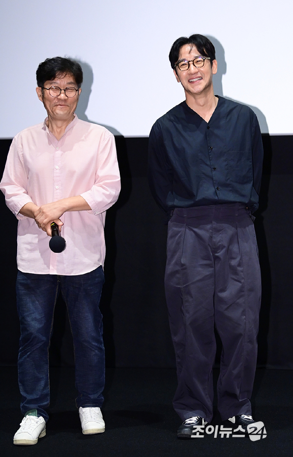 배우 엄태웅이 14일 오후 서울 강남구 메가박스 코엑스에서 열린 영화 '마지막 숙제'(감독 이정철) 가족시사회에 참석해 주연배우로 무대인사를 갖고 있다. [사진=정소희 기자]