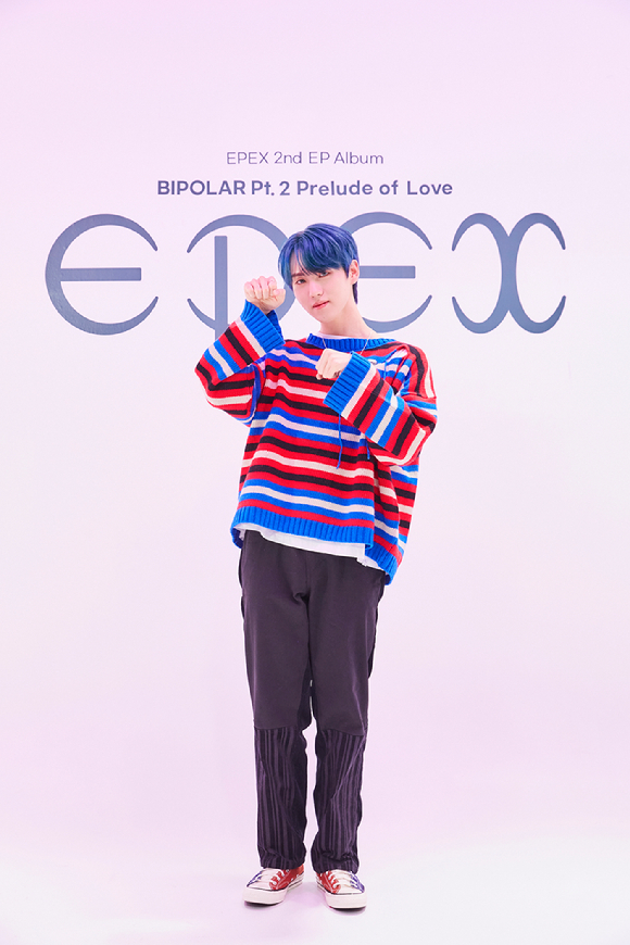 그룹 이펙스(EPEX) 예왕이 26일 온라인으로 진행된 두 번째 EP 앨범 'Bipolar(양극성) Pt.2 사랑의 서' 발매 기념 쇼케이스에 참석해 포즈를 취하고 있다. [사진=C9엔터테인먼트]