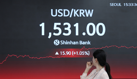 신한은행 본점 현황판(3월 31일 15시 30분 촬영) [사진=신한은행]