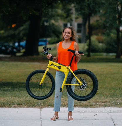 잿래빗이 초경량 접이식 전기자전거 '마이크로'를 선보였다 [사진=잿래빗]