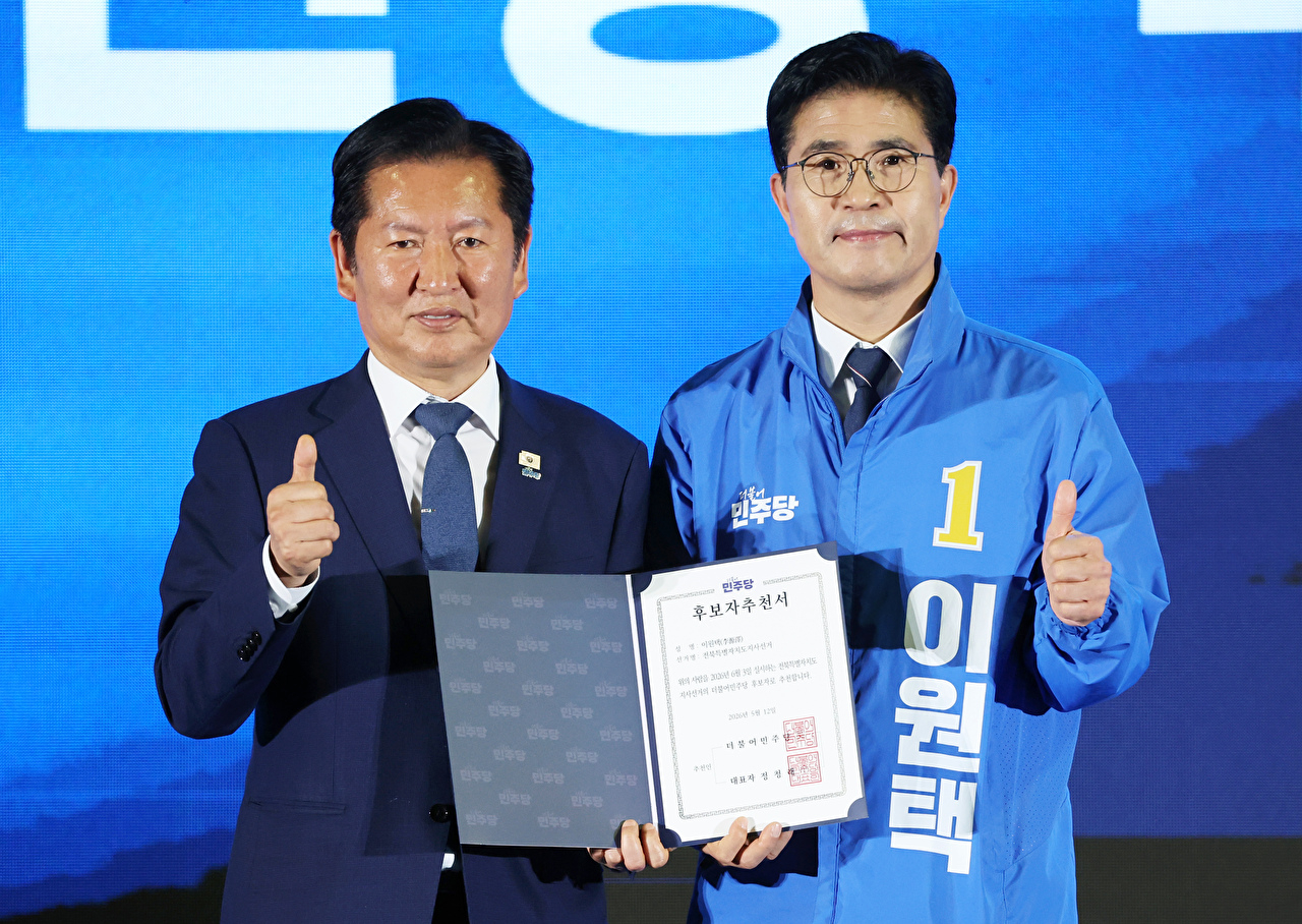 무소속 출마 결심을 굳힌 김관영 전북특별자치도 예비후보가 7일 전북도의회 브리핑룸에서 입장을 밝히고 있다. 2026.5.7 [사진=연합뉴스]