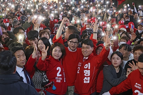 국민의힘 경기 의정부갑 전희경 후보와 의정부을 이형섭 후보 합동 출정식. [사진=뉴시스]