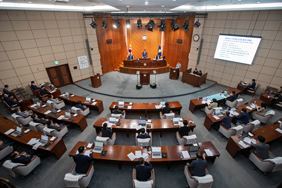 군산시의회 본회의장  [사진=군산시의회 ]