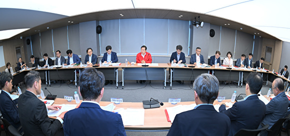 12일 대구시청 산격청사에서 홍준표 대구시장이 간부회의를 주재하고 있다. [사진=대구시]