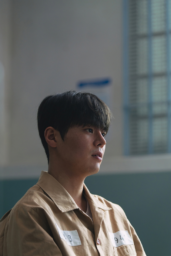 '블러디 플라워' 려운 스틸 [사진=월트디즈니 컴퍼니 코리아]