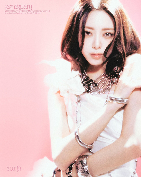 ITZY 유나 콘셉트 포토 [사진=JYP엔터테인먼트]